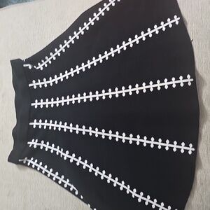Olivia‎  And GracecBlack and White  A-Line Flip  Skirt Small